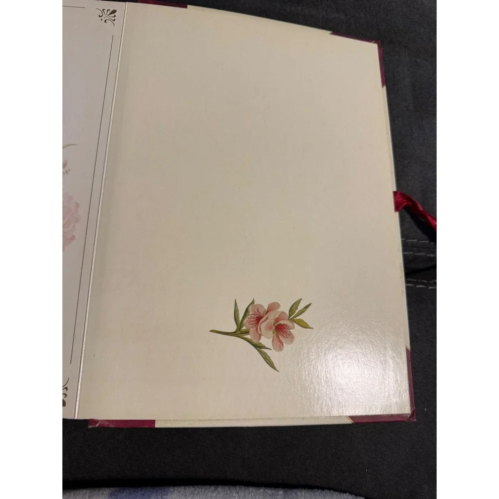 Robert Frederick‎ Family Photograph Album Vintage Floral Die Cut Frames 1999